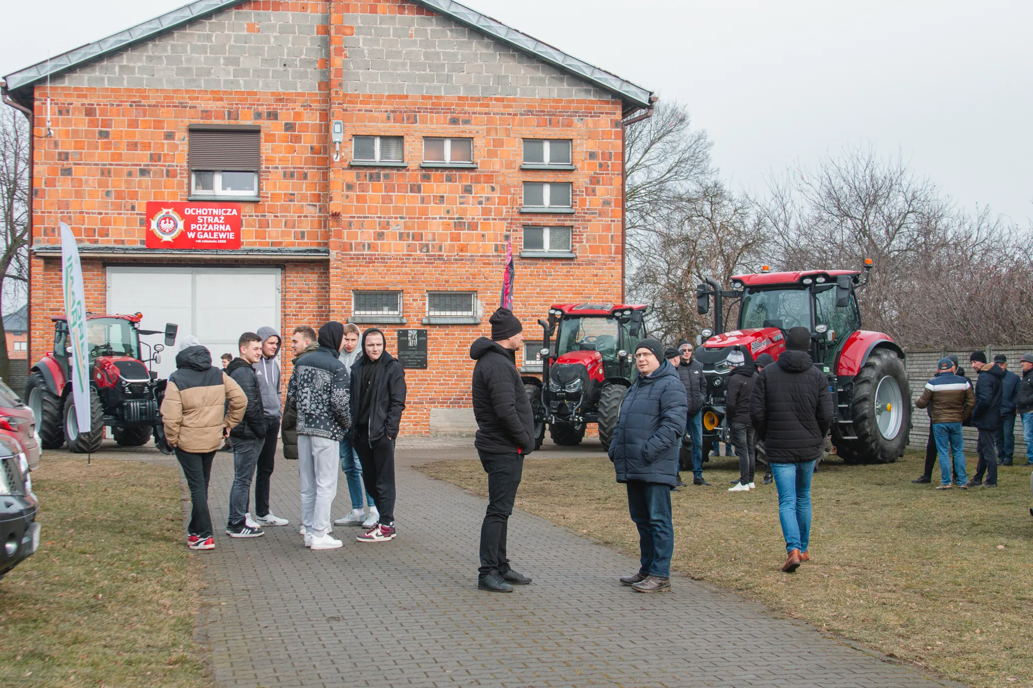 Rolnicy z Wielkopolski zapoznający się z ofertą maszyn Case IH podczas lokalnego spotkania Winter Tour.