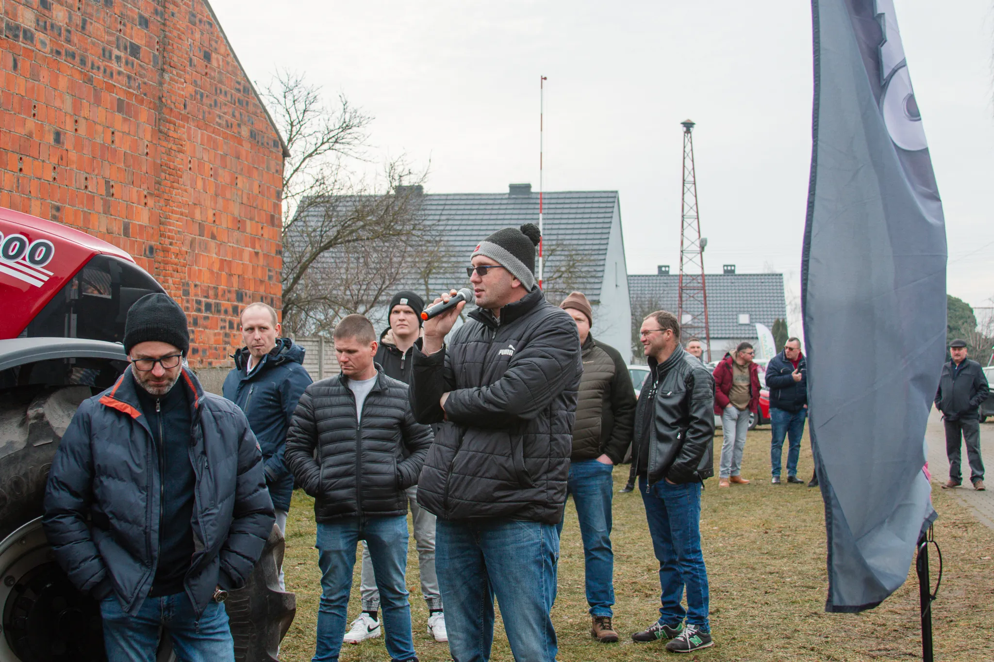 Dyskusja i prezentacja rozwiązań technicznych w ciągnikach Case IH z udziałem rolników i ekspertów Agro-Rami.