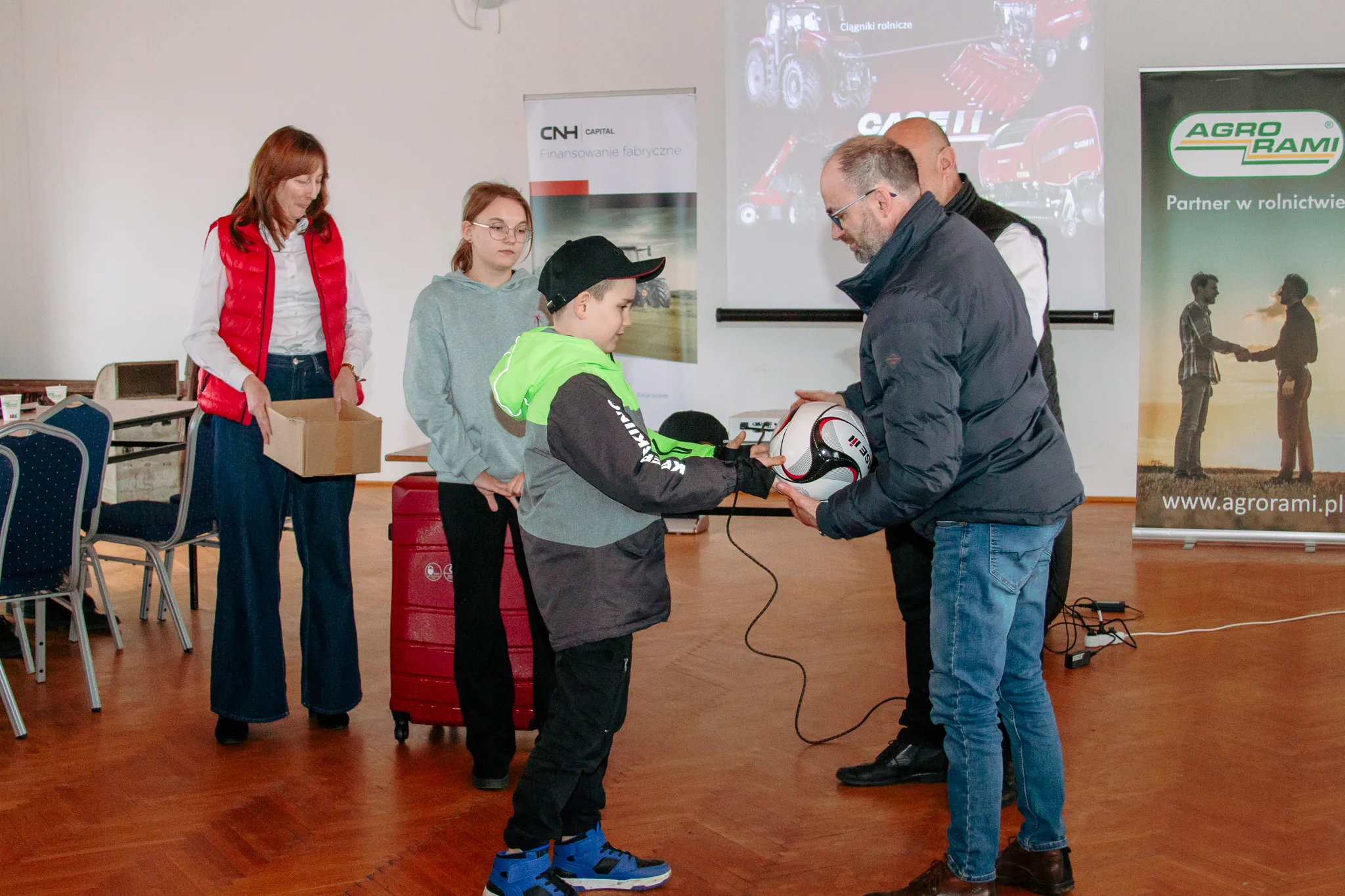 Dyskusja i prezentacja rozwiązań technicznych w ciągnikach Case IH z udziałem rolników i ekspertów Agro-Rami.